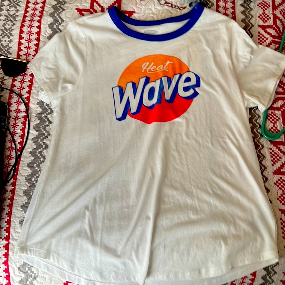 Old Navy Blue Collar Heat Wave Graphic Tee